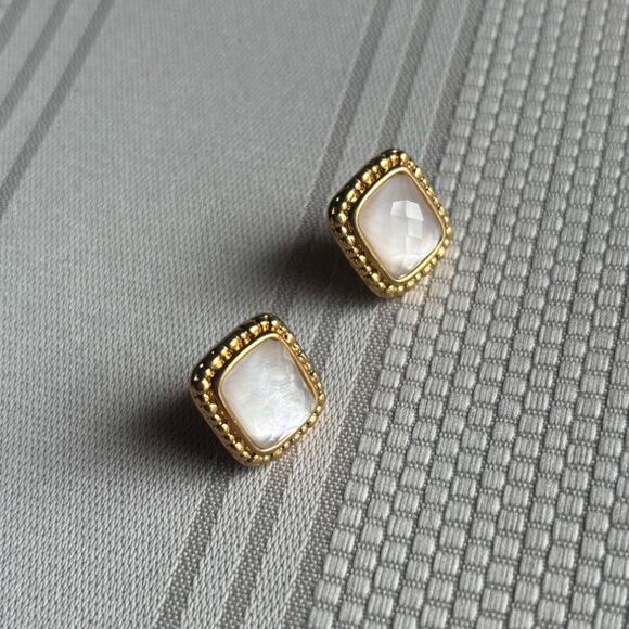 Brand New. $135 Julie Vos Marbella Stud Earrings - Picture 6 of 7